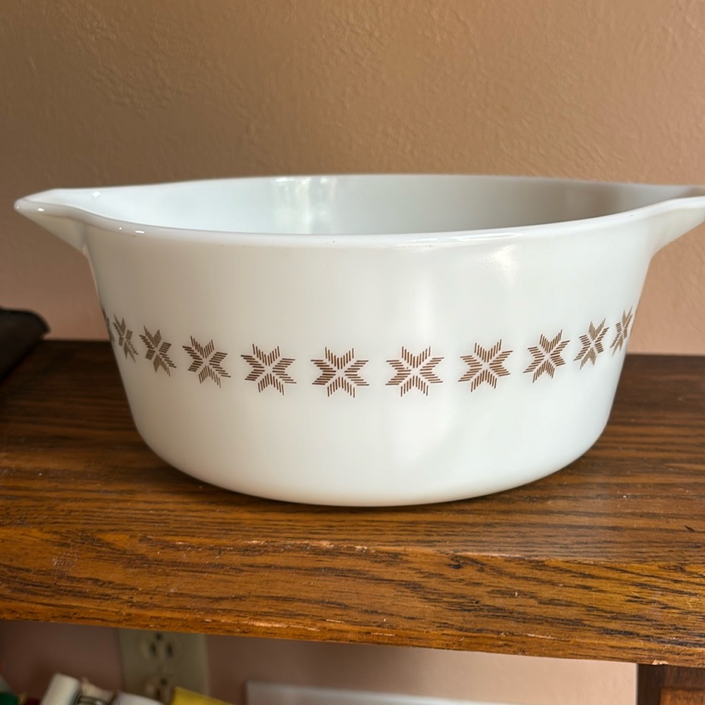Vintage Pyrex Town and Country Casserole Dish